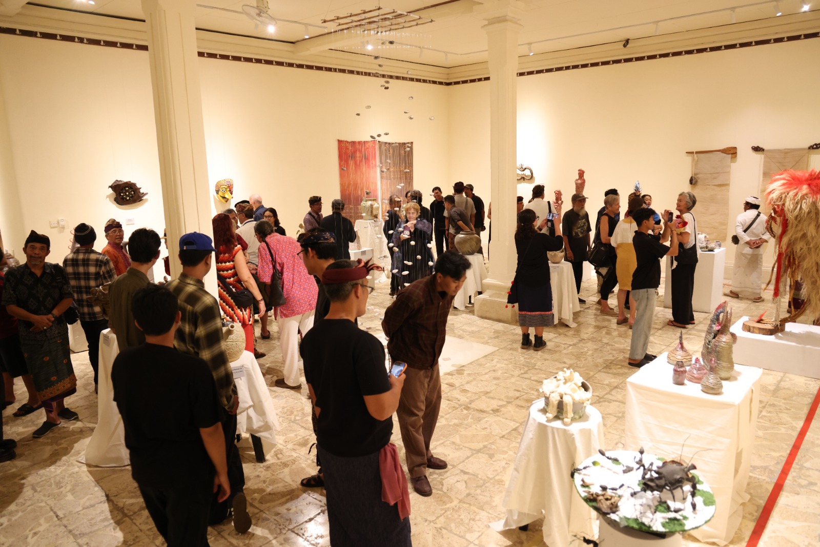 Lintas Batas Kreativitas: 50 Seniman dari 8 Negara Unjuk Karya Kriya di Museum ARMA Bali